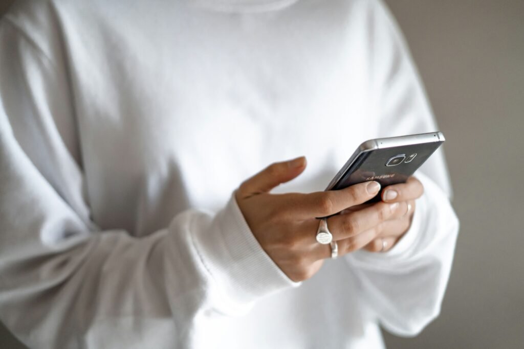Dating Apps Making You Worse at Dating?